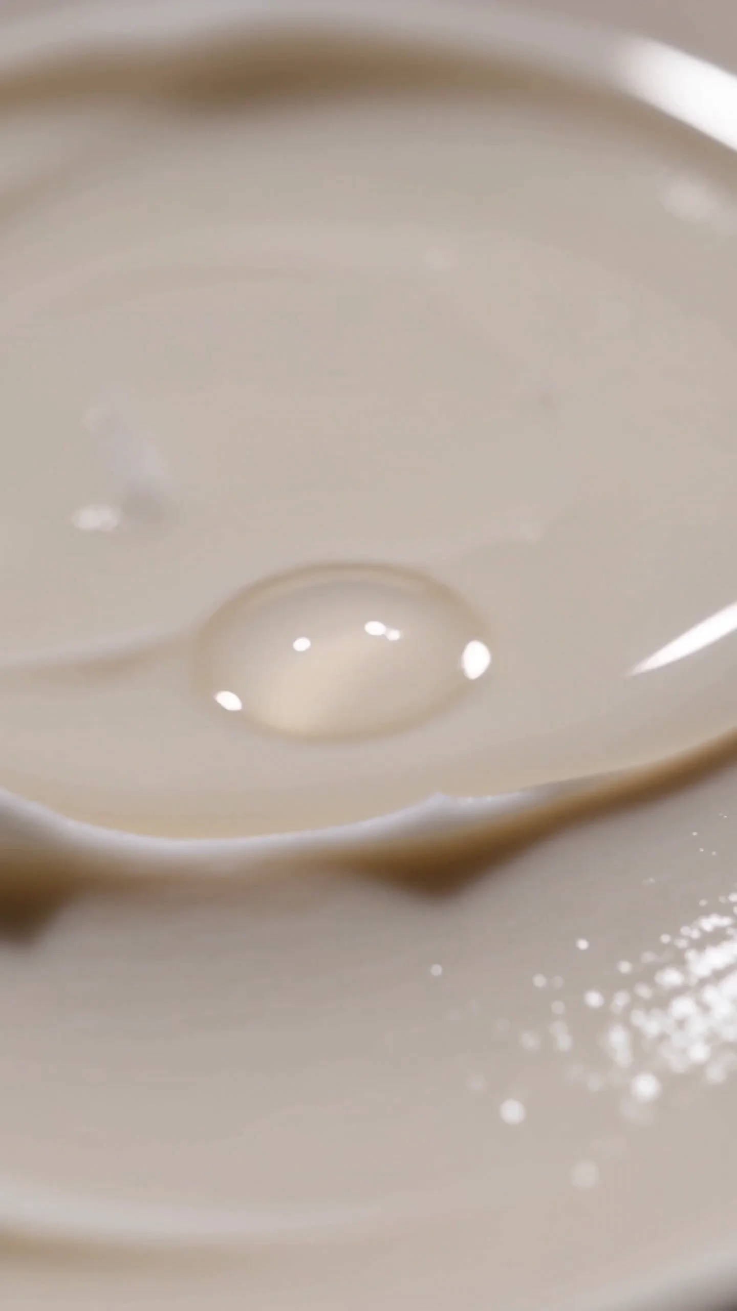 Velora Cream — 3D Macro Formulation & Packaging Reveal
